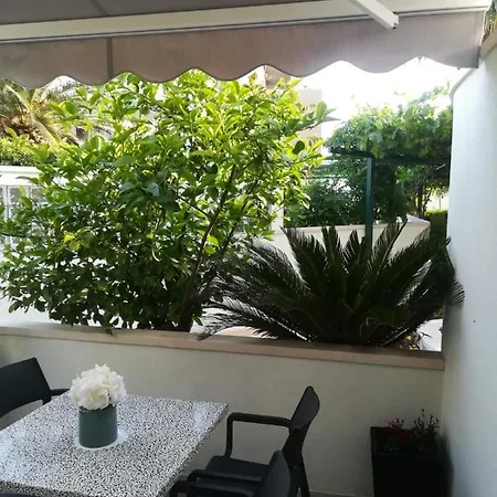 Vidos アパート *